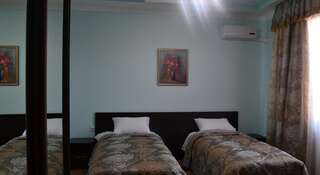 Гостиница Версаль Майкоп Двухместный номер с 2 отдельными кроватями-5
